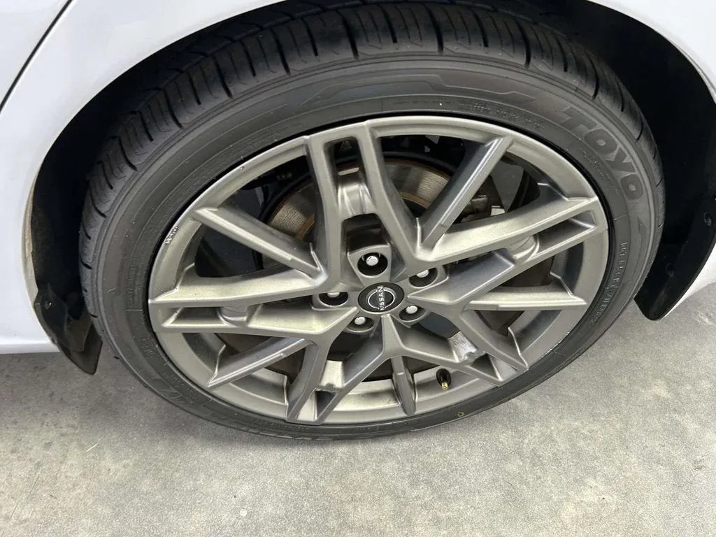 2023 Nissan Altima 2.0 SR thumbnail 9