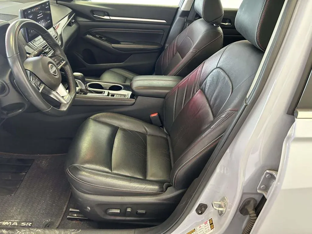2023 Nissan Altima 2.5 SR thumbnail 16