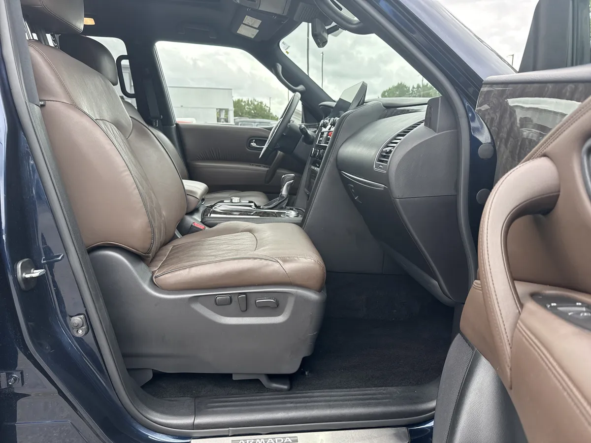 2023 Nissan Armada Platinum thumbnail 14