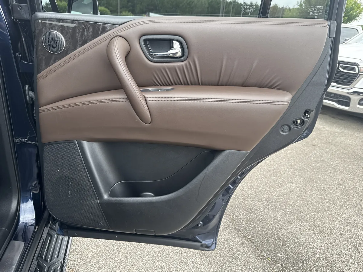 2023 Nissan Armada Platinum thumbnail 18