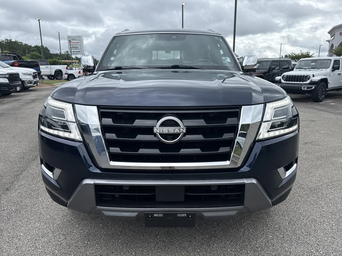 2023 Nissan Armada Platinum thumbnail 2