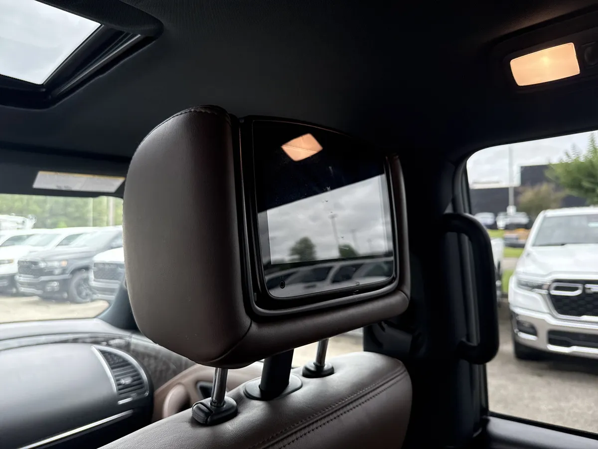 2023 Nissan Armada Platinum thumbnail 24
