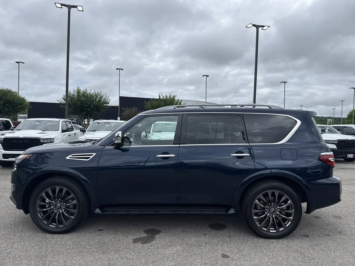 2023 Nissan Armada Platinum thumbnail 4