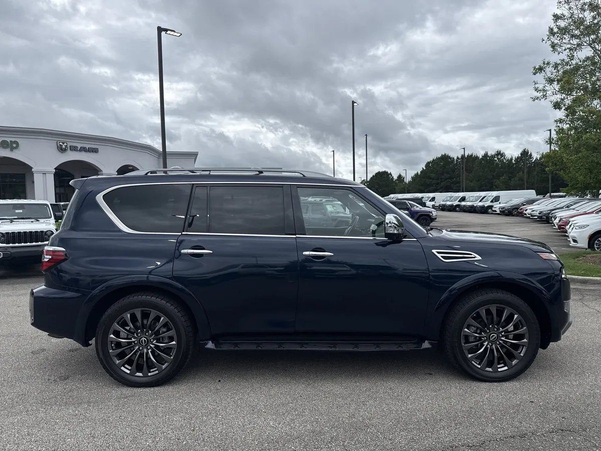 2023 Nissan Armada Platinum thumbnail 8