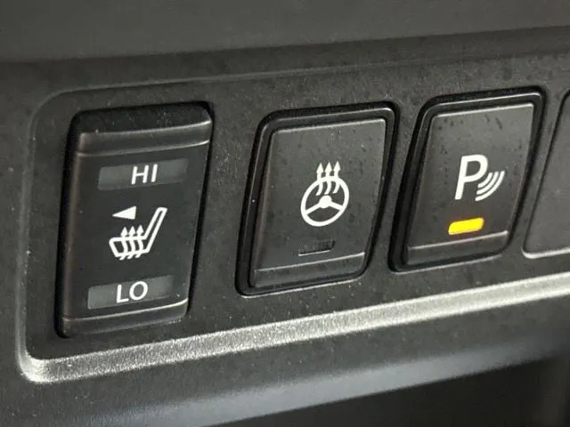 2023 Nissan Frontier PRO-X thumbnail 25