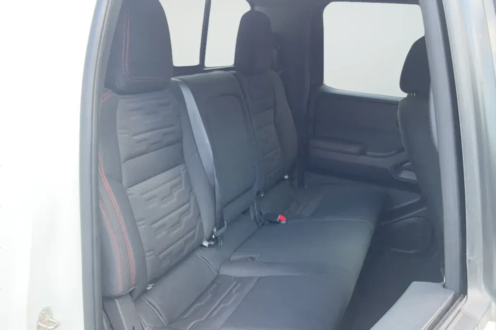 2023 Nissan Frontier PRO-X thumbnail 21