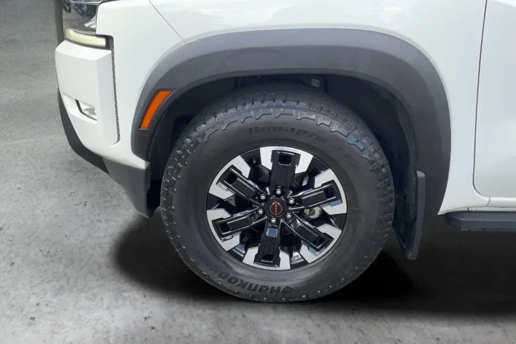 2023 Nissan Frontier PRO-X thumbnail 24