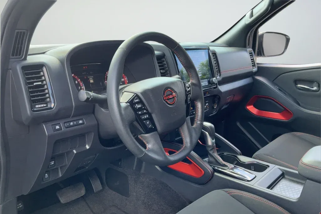 2023 Nissan Frontier PRO-X thumbnail 25