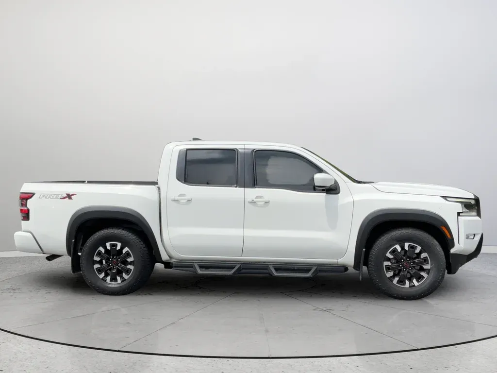 2023 Nissan Frontier PRO-X thumbnail 6