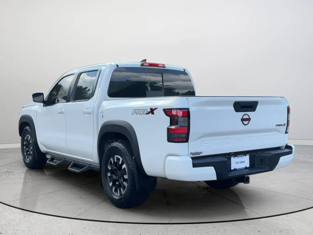 2023 Nissan Frontier PRO-X thumbnail 9