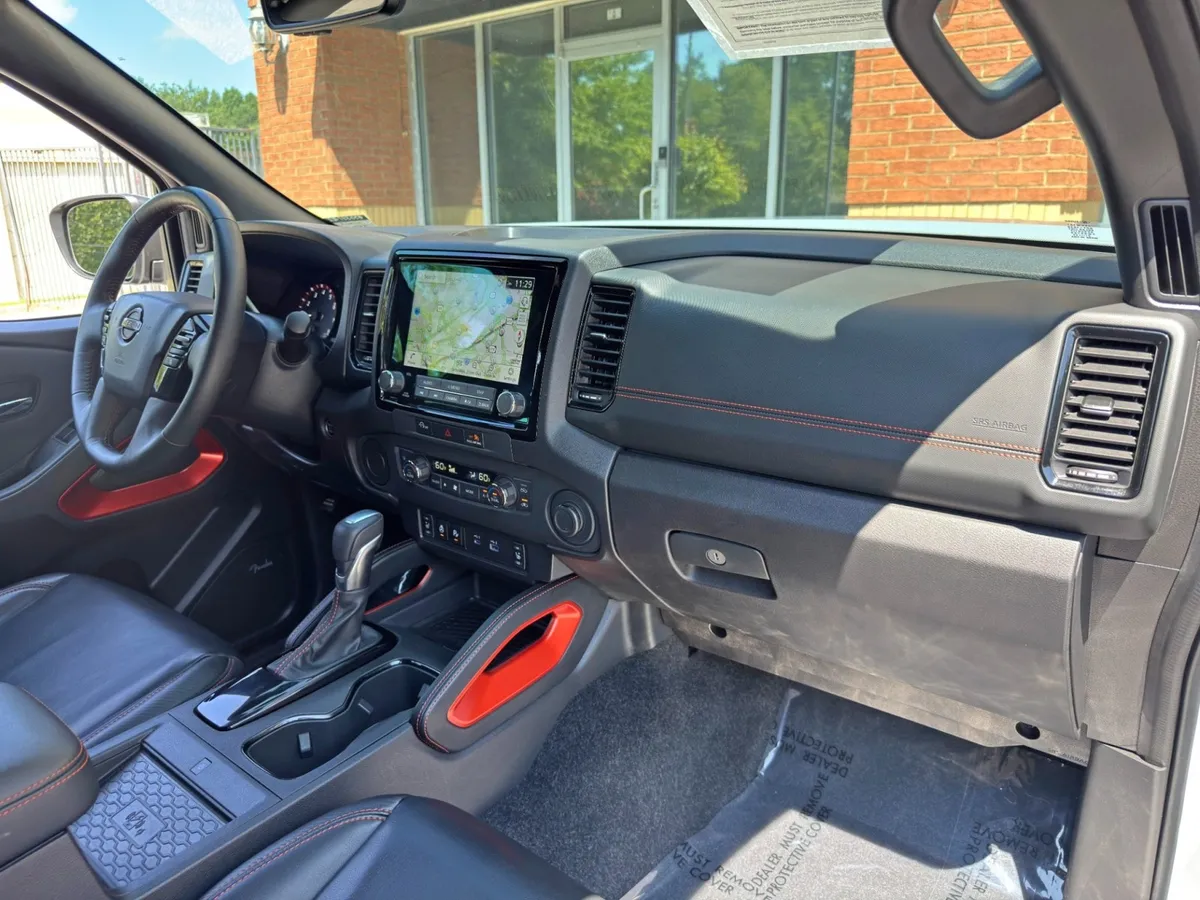 2023 Nissan Frontier PRO-X w/ Premium Tech & Convenience Packages thumbnail 14