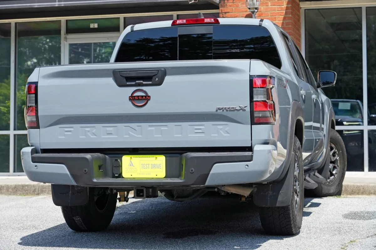 2023 Nissan Frontier PRO-X w/ Premium Tech & Convenience Packages thumbnail 4