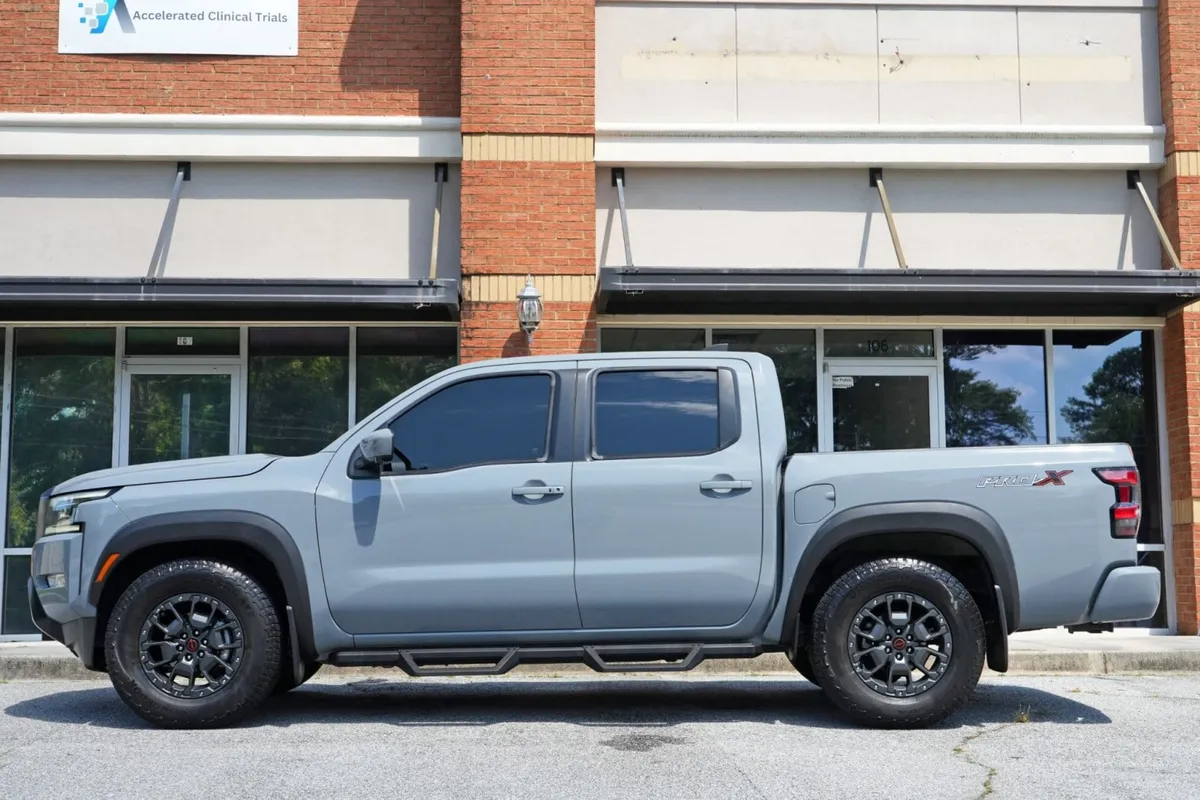 2023 Nissan Frontier PRO-X w/ Premium Tech & Convenience Packages thumbnail 8