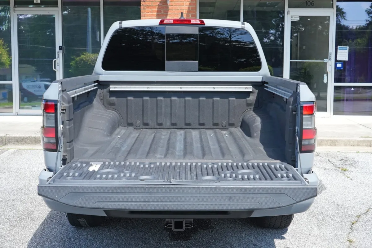 2023 Nissan Frontier PRO-X w/ Premium Tech & Convenience Packages thumbnail 9