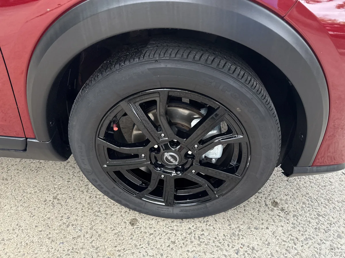 2023 Nissan Kicks SV thumbnail 12