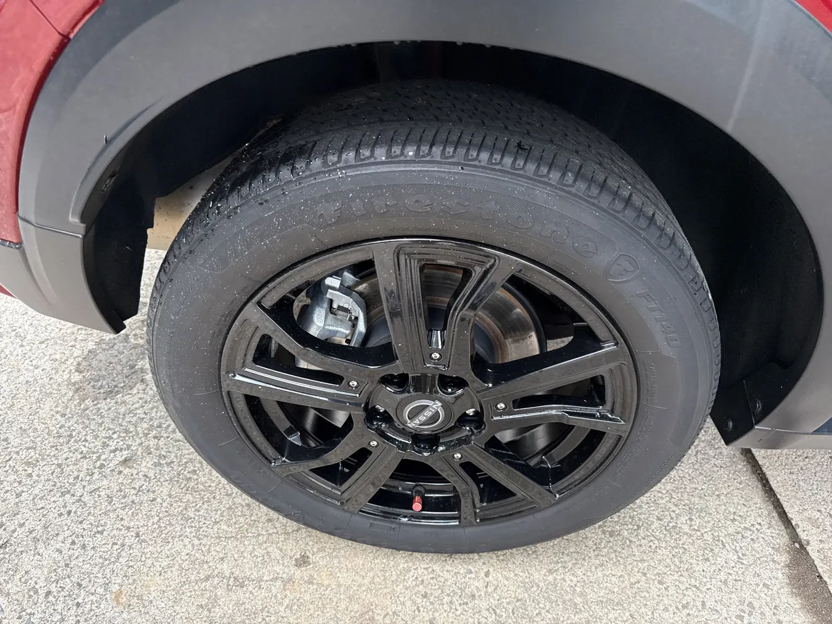 2023 Nissan Kicks SV thumbnail 17
