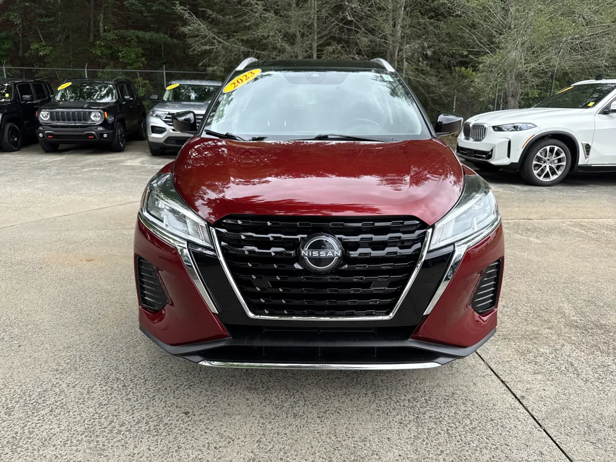 2023 Nissan Kicks SV thumbnail 2