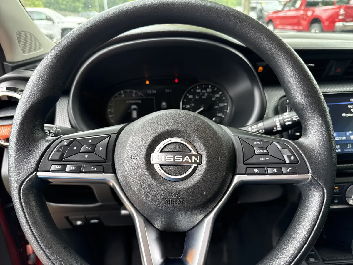 2023 Nissan Kicks SV thumbnail 23