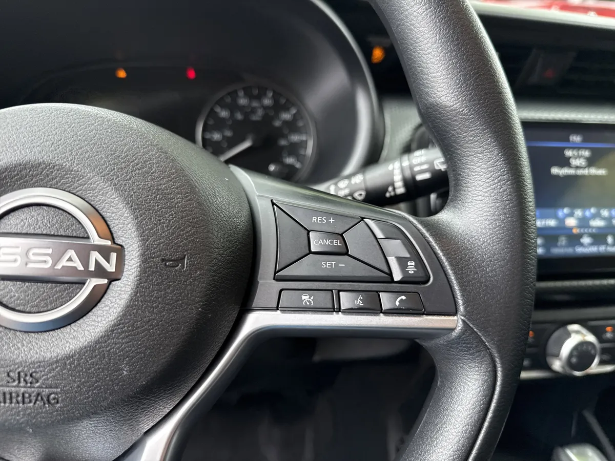 2023 Nissan Kicks SV thumbnail 25