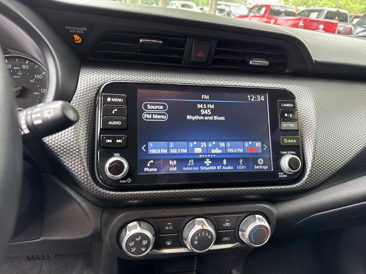 2023 Nissan Kicks SV thumbnail 27