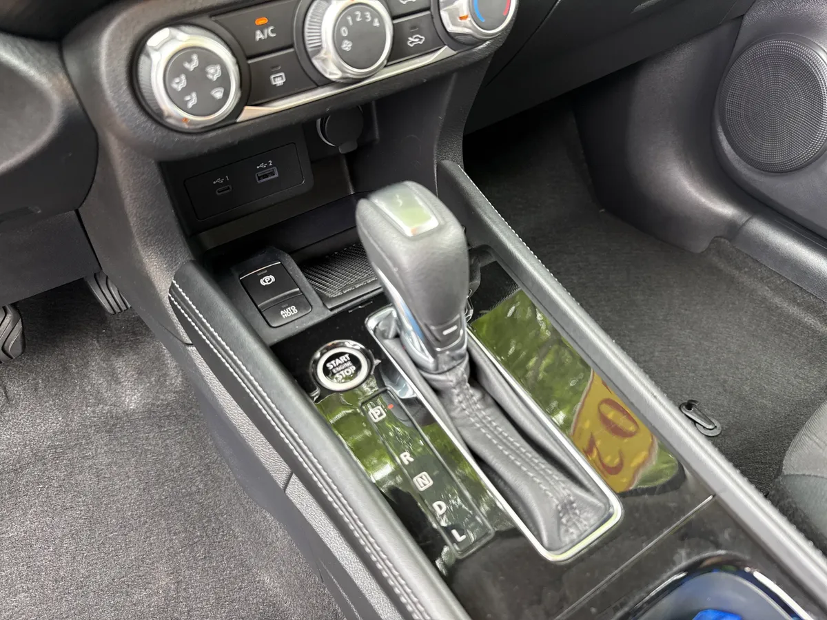 2023 Nissan Kicks SV thumbnail 28