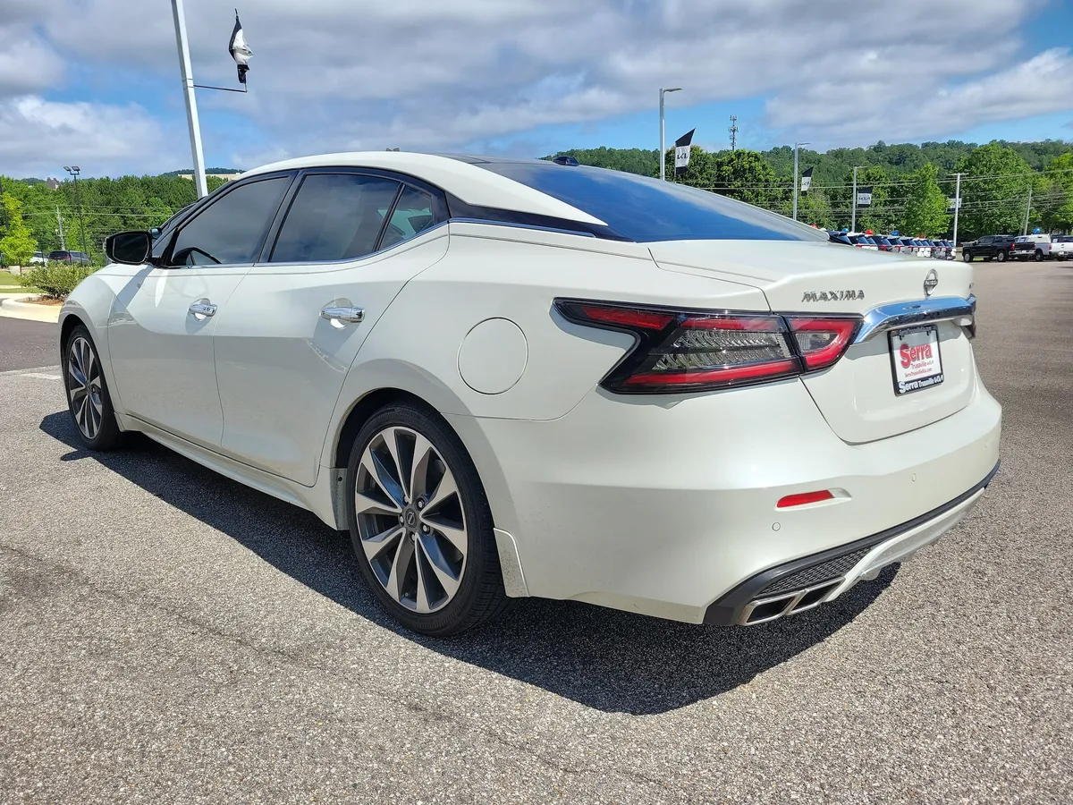 2023 Nissan Maxima Platinum thumbnail 3