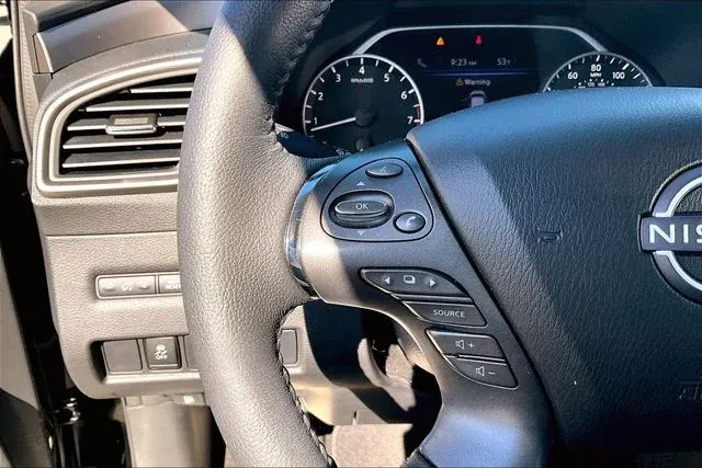 2023 Nissan Murano SV thumbnail 10