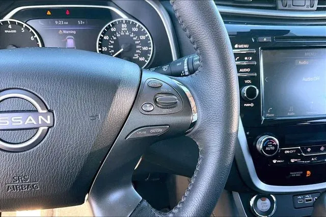 2023 Nissan Murano SV thumbnail 11