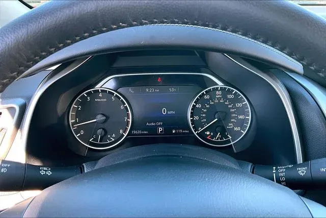 2023 Nissan Murano SV thumbnail 12