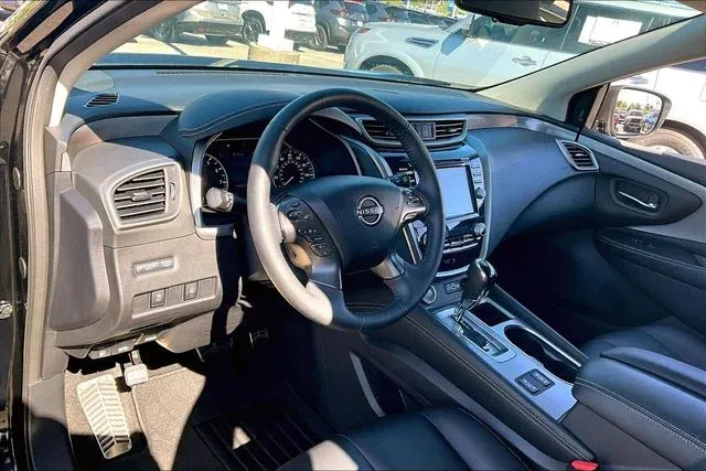 2023 Nissan Murano SV thumbnail 14
