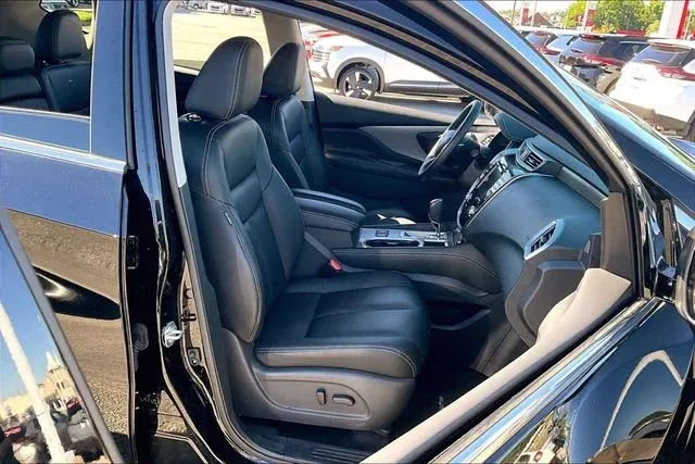 2023 Nissan Murano SV thumbnail 28