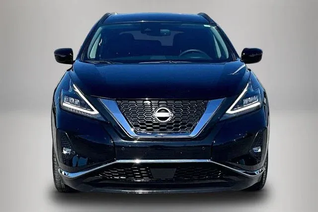 2023 Nissan Murano SV thumbnail 3