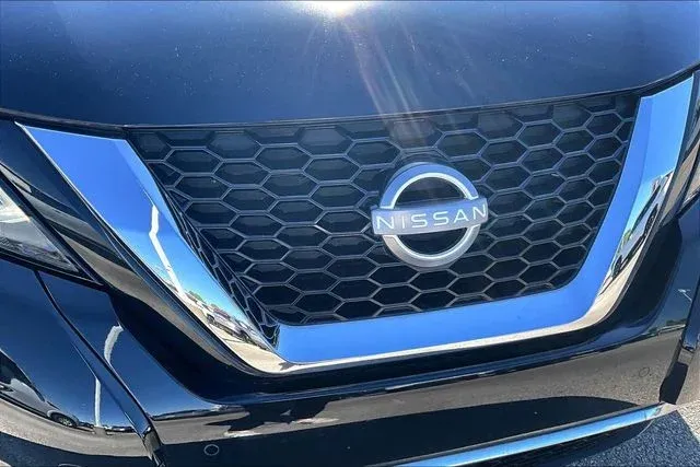 2023 Nissan Murano SV thumbnail 32