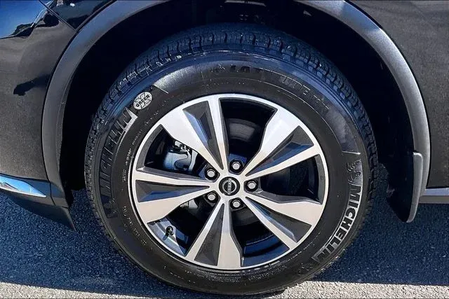 2023 Nissan Murano SV thumbnail 33
