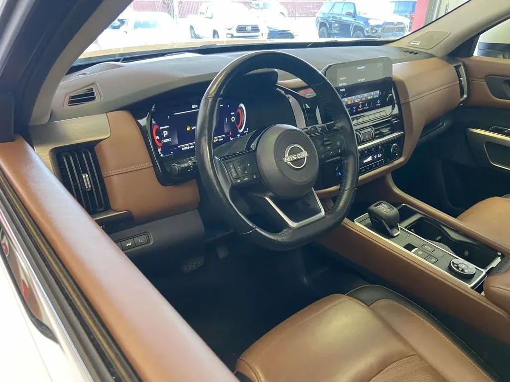 2023 Nissan Pathfinder Platinum thumbnail 13