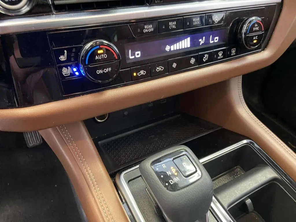 2023 Nissan Pathfinder Platinum thumbnail 25