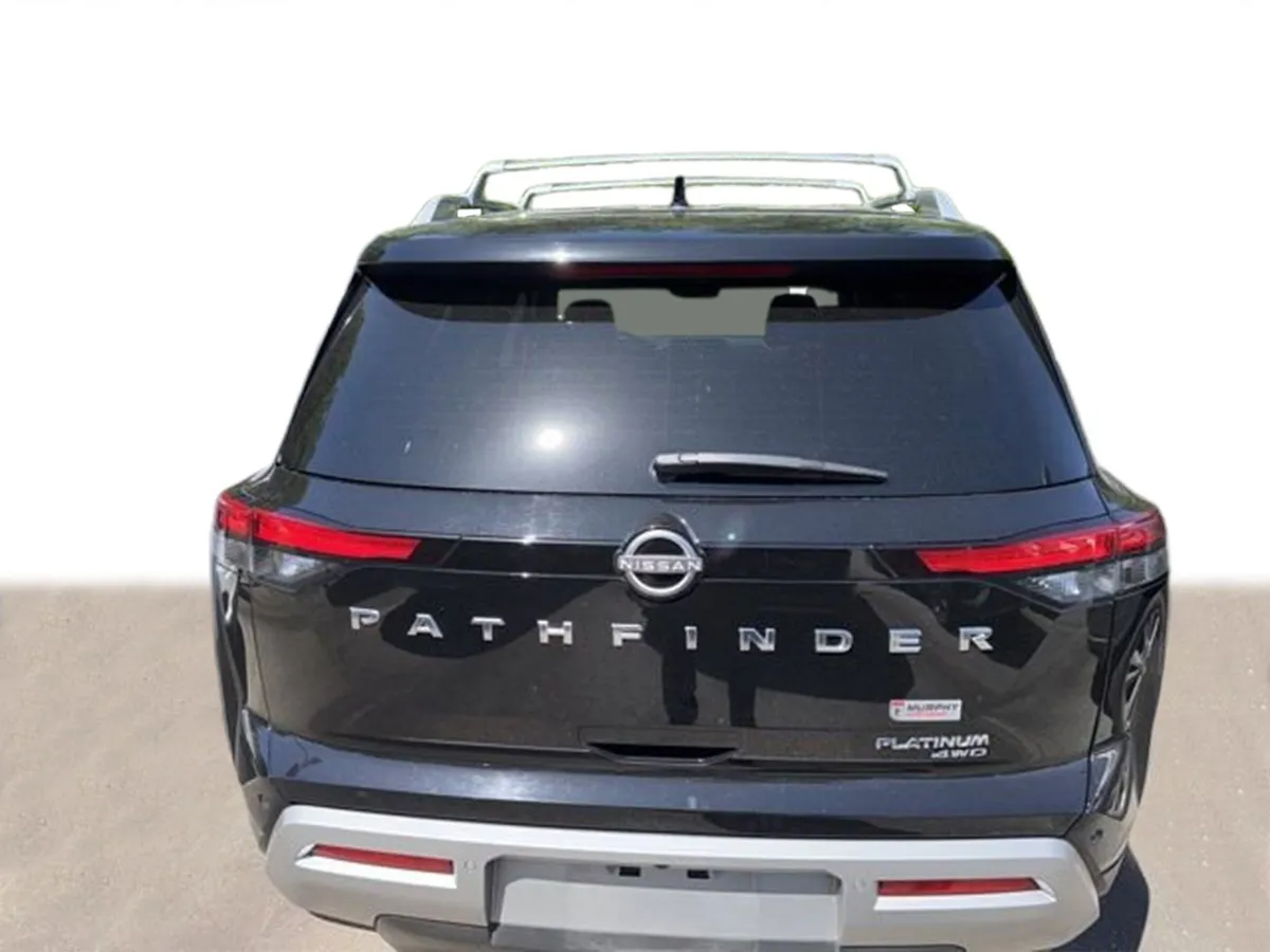 2023 Nissan Pathfinder Platinum thumbnail 12