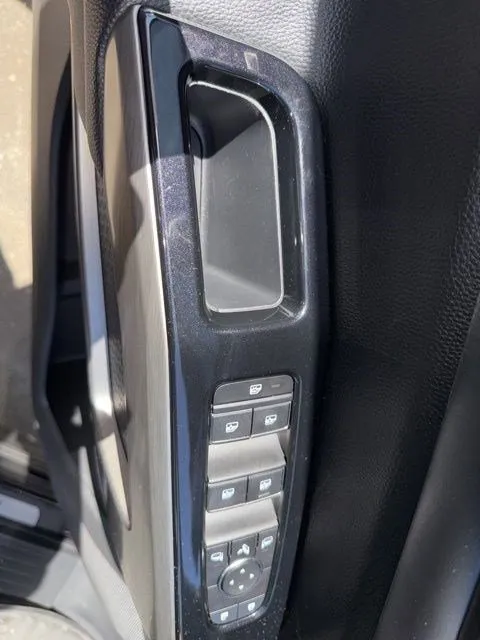 2023 Nissan Pathfinder Platinum thumbnail 24