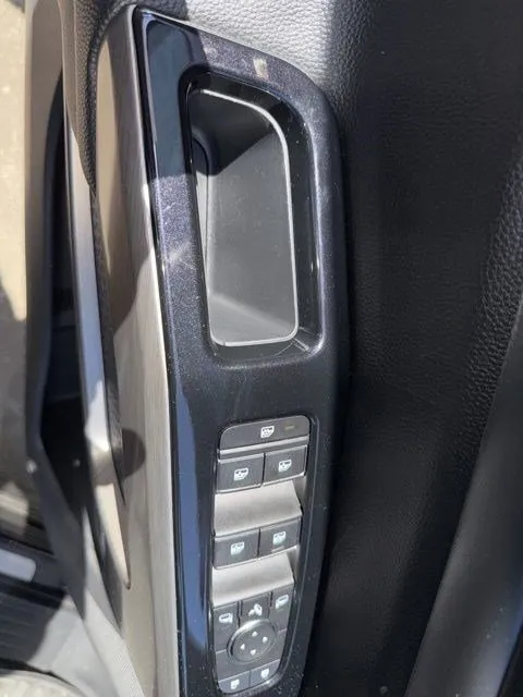 2023 Nissan Pathfinder Platinum thumbnail 25