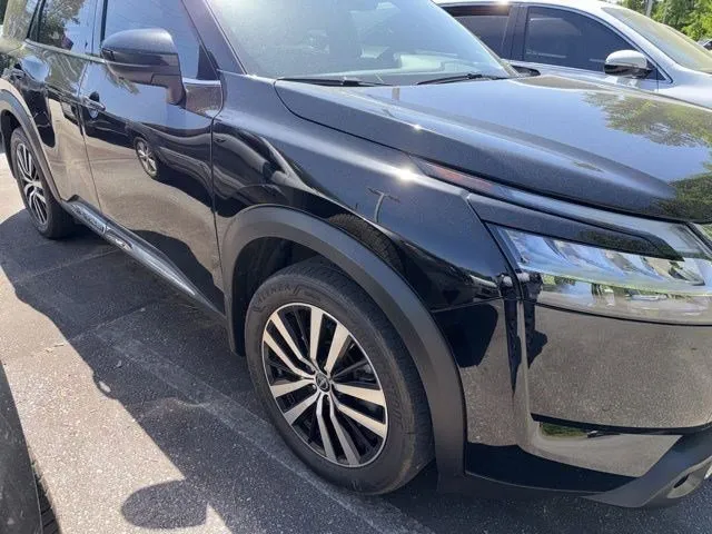 2023 Nissan Pathfinder Platinum thumbnail 7