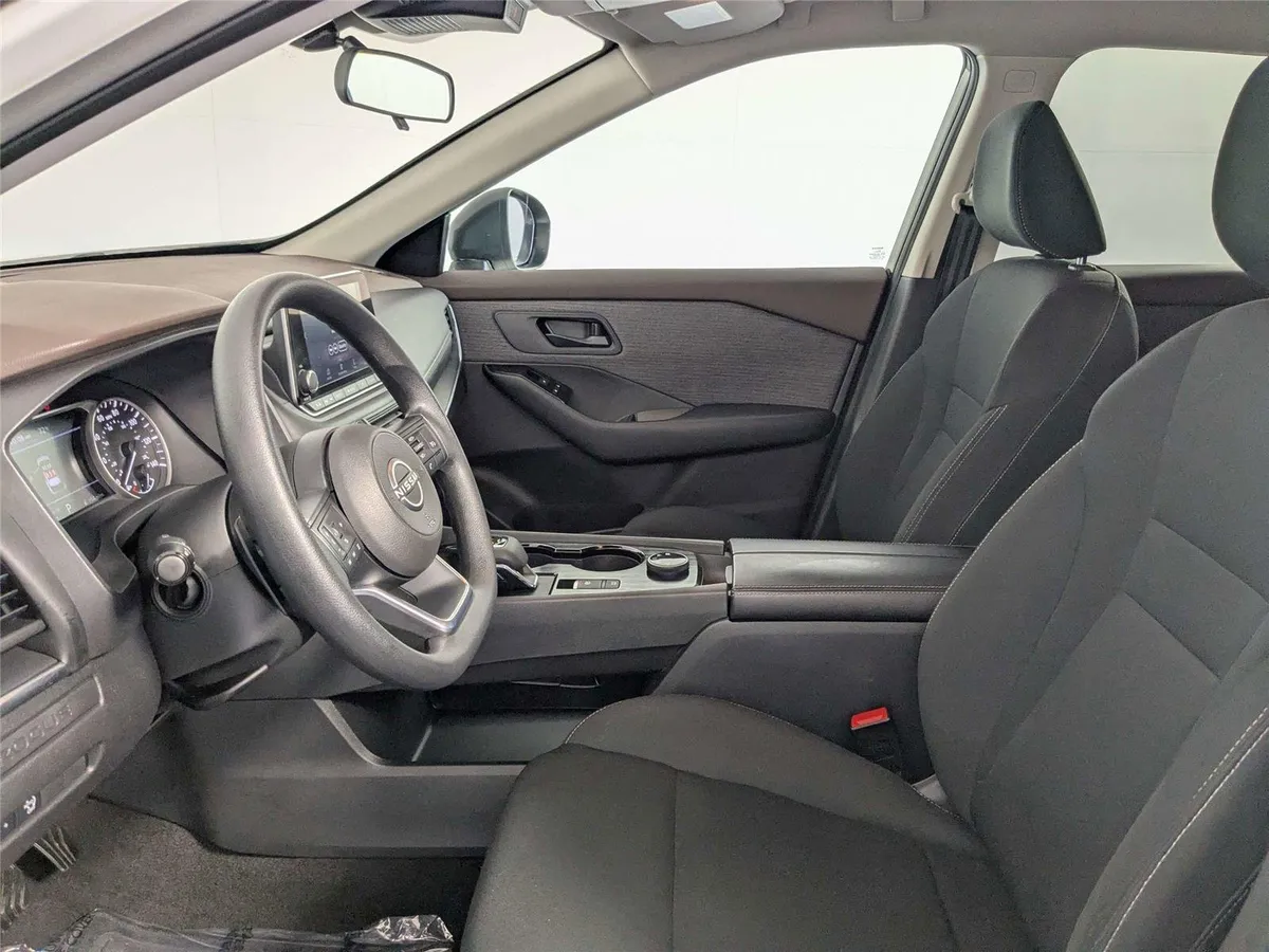 2023 Nissan Rogue S thumbnail 10
