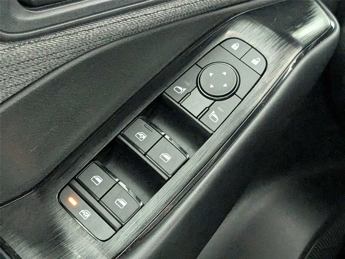 2023 Nissan Rogue S thumbnail 13