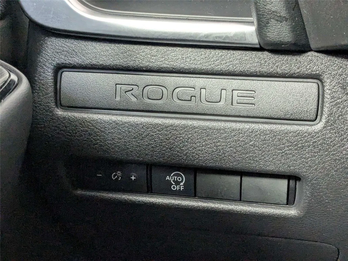 2023 Nissan Rogue S thumbnail 14