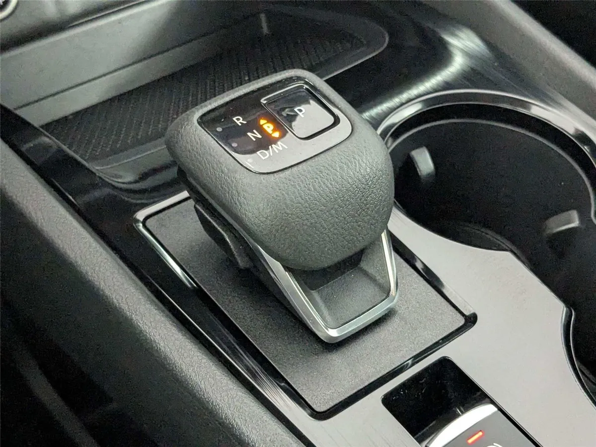 2023 Nissan Rogue S thumbnail 25