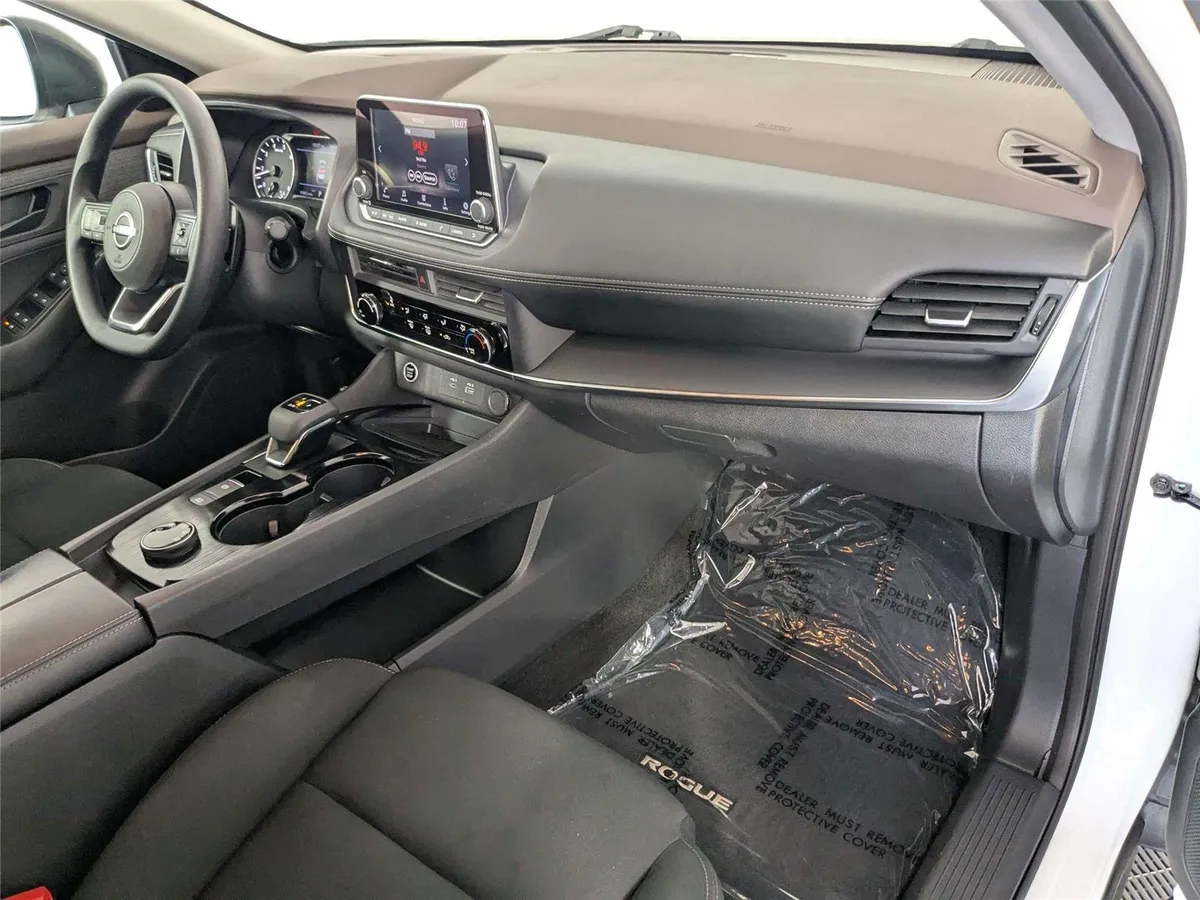 2023 Nissan Rogue S thumbnail 30