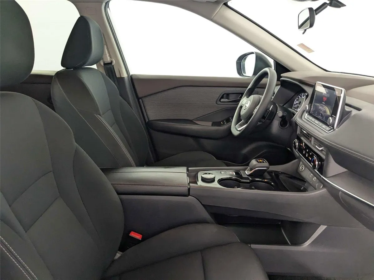 2023 Nissan Rogue S thumbnail 31