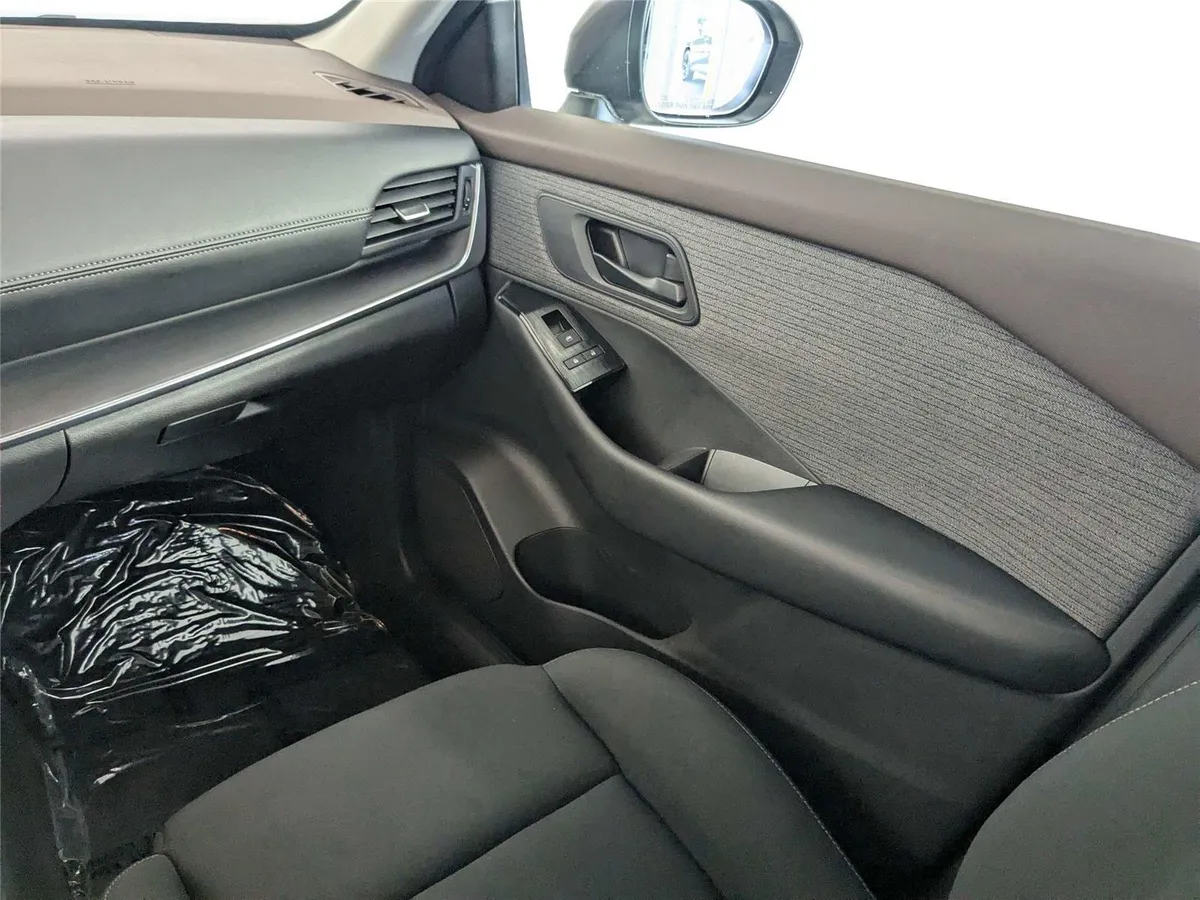 2023 Nissan Rogue S thumbnail 38
