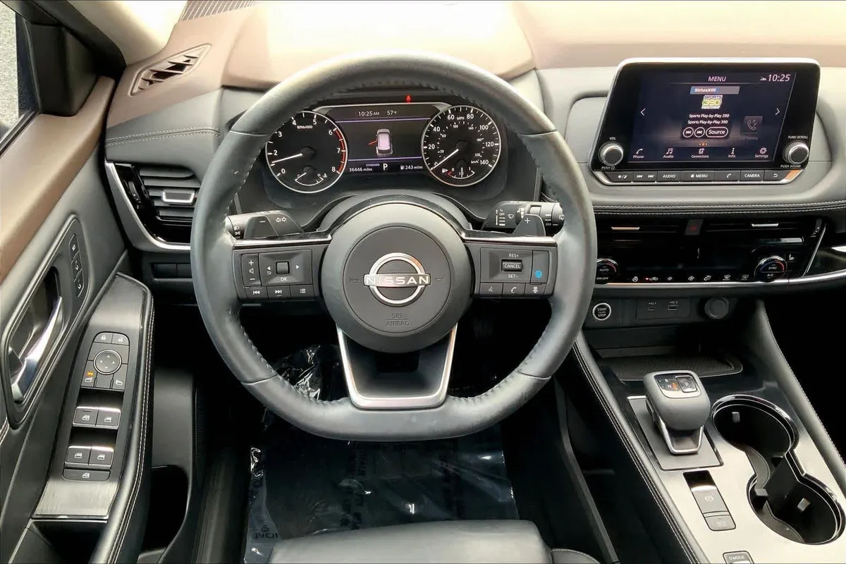 2023 Nissan Rogue SL thumbnail 10