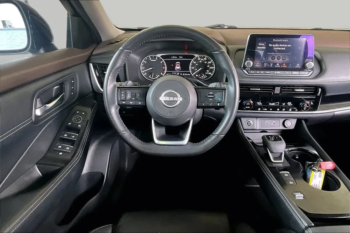 2023 Nissan Rogue SL thumbnail 11