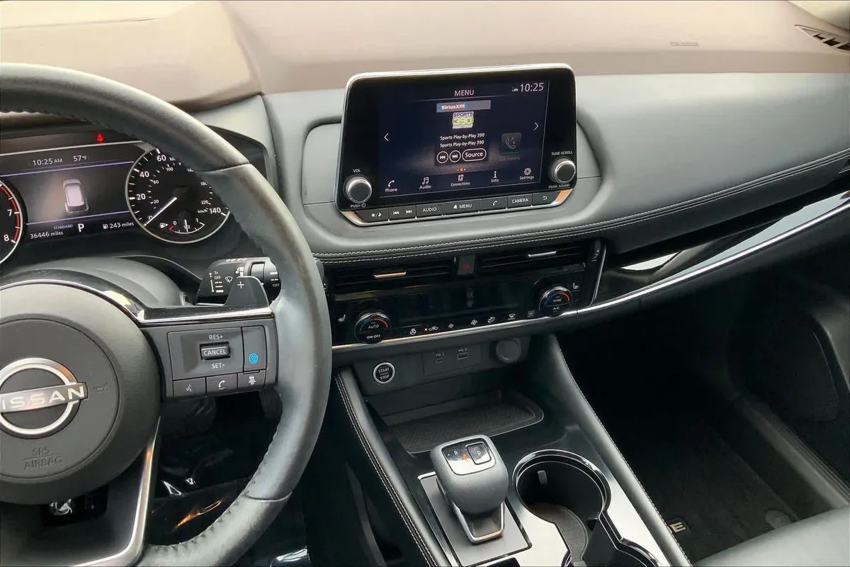 2023 Nissan Rogue SL thumbnail 12